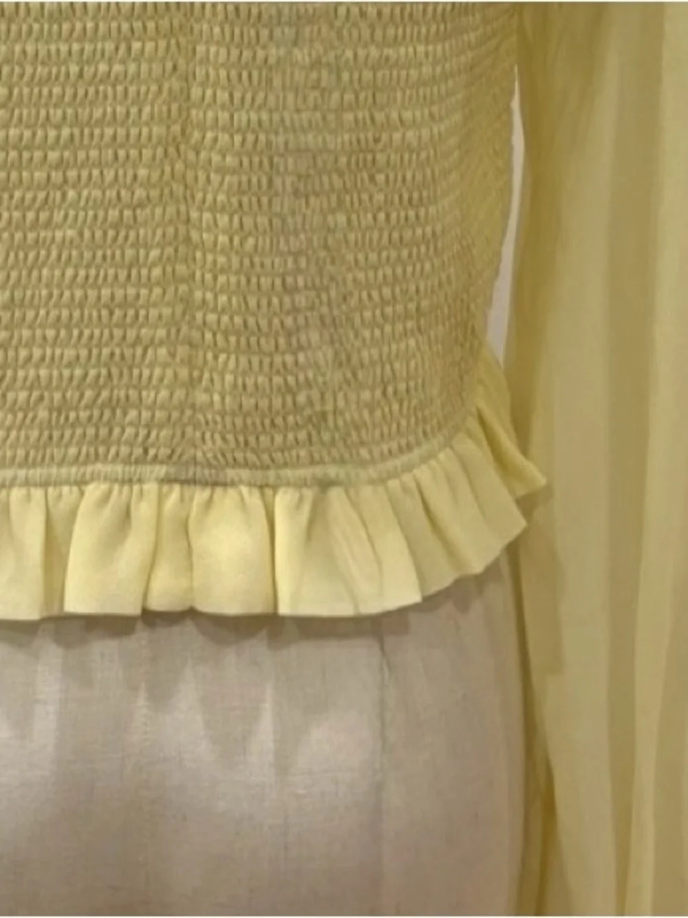 Aritzia Wilfred Lilith NWT Smocked Crop Top Chiffon Ruffle Blouse Yellow M